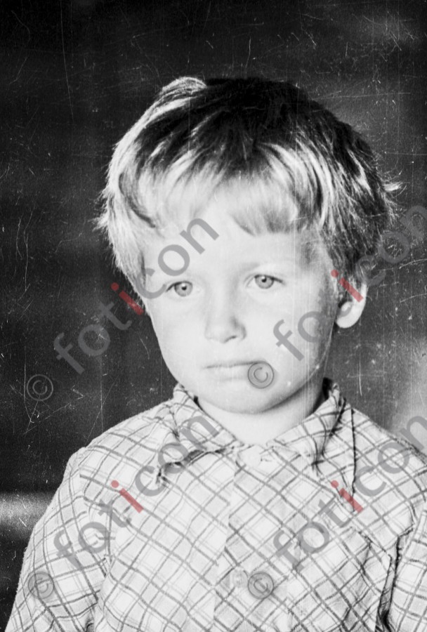 Portrait eines Kindes | Portrait of a child - Foto Harder-003_0053Bild031.jpg | foticon.de - Bilddatenbank für Motive aus Geschichte und Kultur